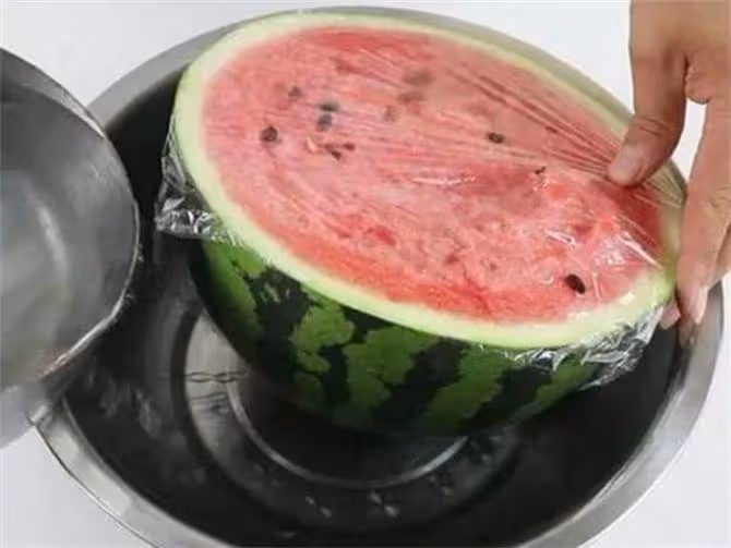 西瓜放冰箱過夜第二天能吃嗎?隔夜冰西瓜能不能吃?