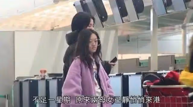 長大後的李嫣大變樣!兔唇痕跡還在,但顏值翻倍不愧是王菲的女兒
