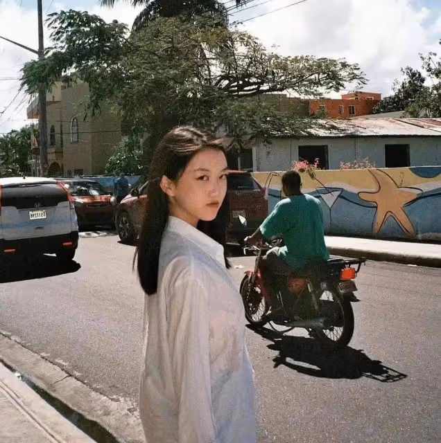 長大後的李嫣大變樣!兔唇痕跡還在,但顏值翻倍不愧是王菲的女兒