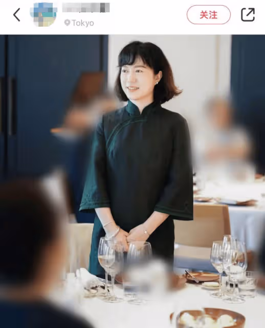47歲翁帆旗袍亮相日本聚會,滿臉笑遭質疑,丈夫楊振寧久病堪憂