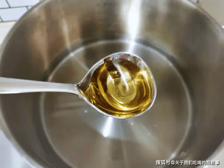 保存螃蟹時，直接放冰箱是大忌，教你1個妙招，放7天都鮮活好吃