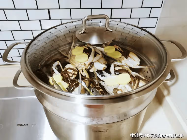 保存螃蟹時，直接放冰箱是大忌，教你1個妙招，放7天都鮮活好吃
