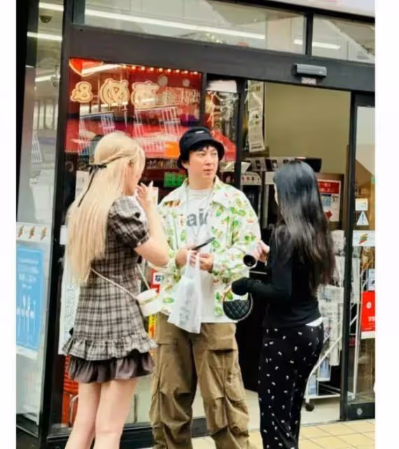 王思聰又分手,聊天記錄曝光!網友:萬花叢中過,片葉不沾身