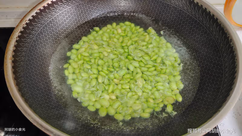 鮮毛豆和它絕配,一盤儘是優質蛋白!沒食慾時炒一盤,撬開你的胃口、特解饞
