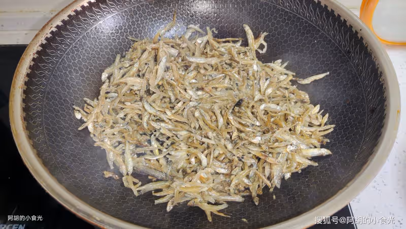 鮮毛豆和它絕配，一盤儘是優質蛋白！沒食慾時炒一盤，撬開你的胃口、特解饞