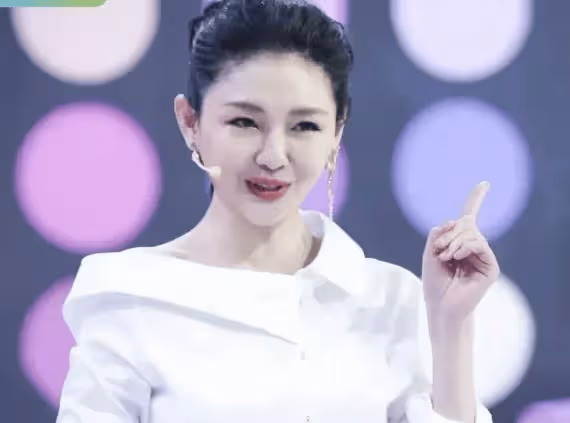 張蘭火力全開!直播中自爆帶20個保鏢赴韓找具媽要說法,大S慌了