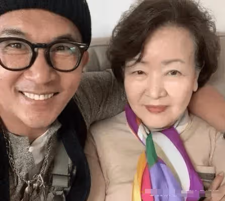 張蘭火力全開!直播中自爆帶20個保鏢赴韓找具媽要說法,大S慌了