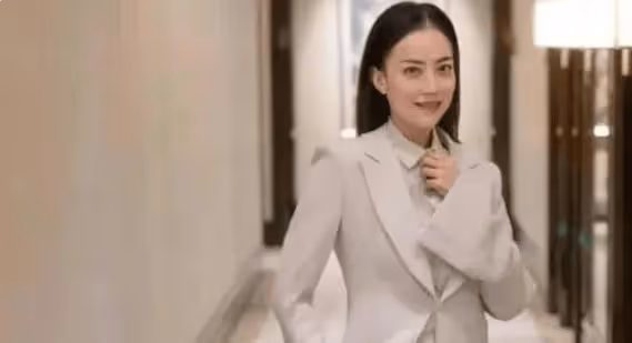 王菲怒了,張柏芝哭了,謝霆鋒心愛女子曝光,已未婚生女