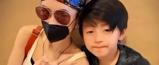 王菲哭得臉色慘白!謝霆鋒把三胎兒子生父之謎解開了,張柏芝微博髮長文解釋