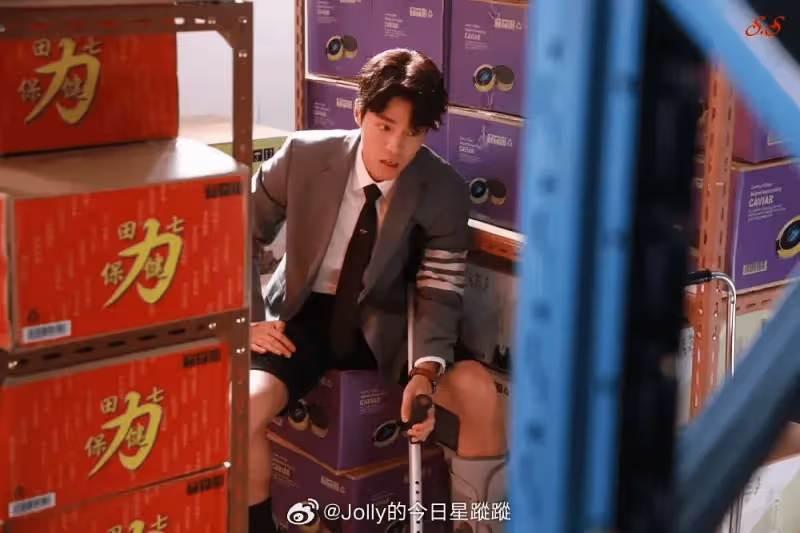 TVB小生丁子朗親解超齡質疑，內地劇待播與王珞丹黃宗澤有對手戲