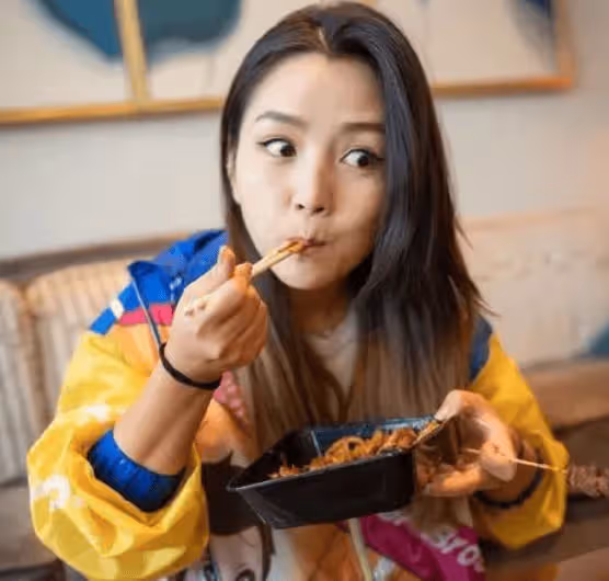 何潔參加浪姐後瘦了好多!自誇瘦了70斤,不輸當年參加超女時期!