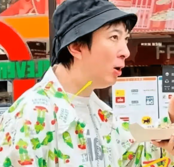 王思聰胖成了肥貓,老爹賣了萬達瘦成皮包骨,謹小慎微!
