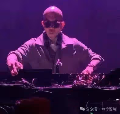 具俊曄演唱會人氣吃癟,現場僅收到四個花籃,其中三個S家送的