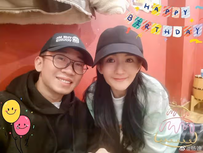 張傑曬照為謝娜慶生,娜姐靠老公懷裡一臉甜笑,結婚12年甜如熱戀