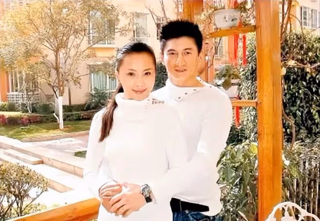 最新後續:譚竹還曾劈腿酒吧男,哪怕胖貓和她結了婚,也難逃一死