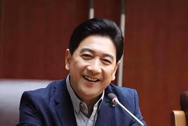 央視水均益:曾遭全網謾罵滾出主持界,如今退圈後的生活咋樣?