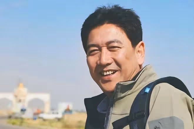 央視水均益:曾遭全網謾罵滾出主持界,如今退圈後的生活咋樣?