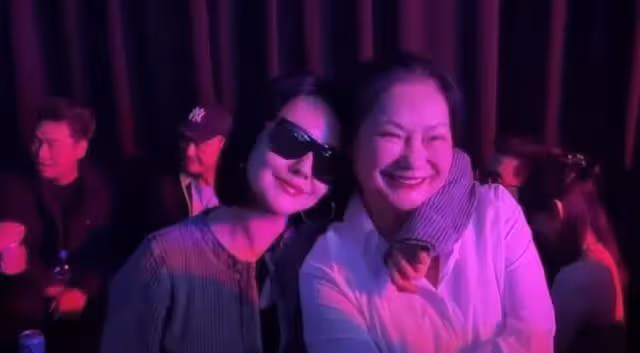 大S近照曝光!參加具俊曄DJ秀慶功宴,面部僵硬表情奇怪引熱議