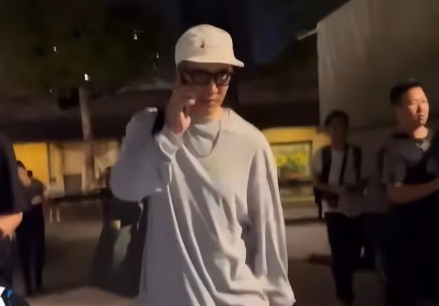 大S近照曝光!參加具俊曄DJ秀慶功宴,面部僵硬表情奇怪引熱議