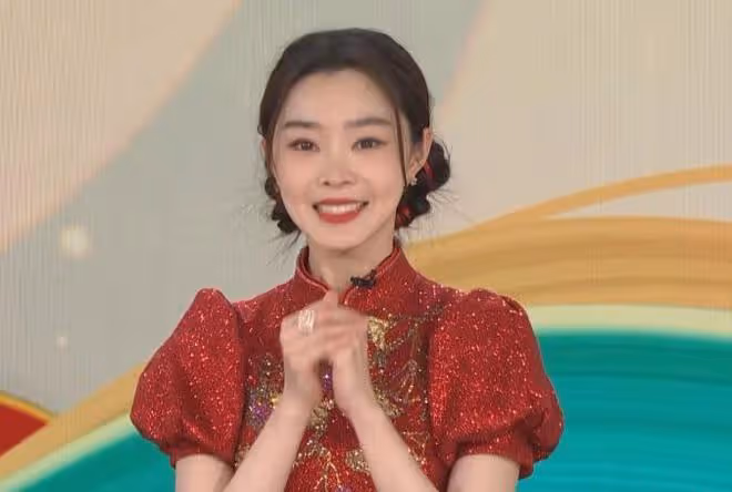 五音不全、唱歌跑調,卻要跨界上晚會嚎一嗓子,誰審美出了問題