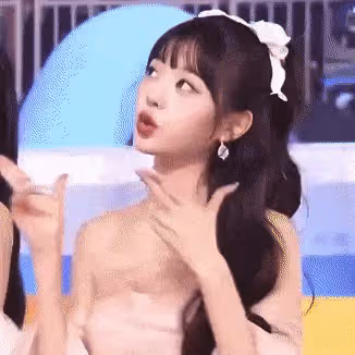 IVE張員瑛5大出圈名場面，吃個草莓都能上熱搜！