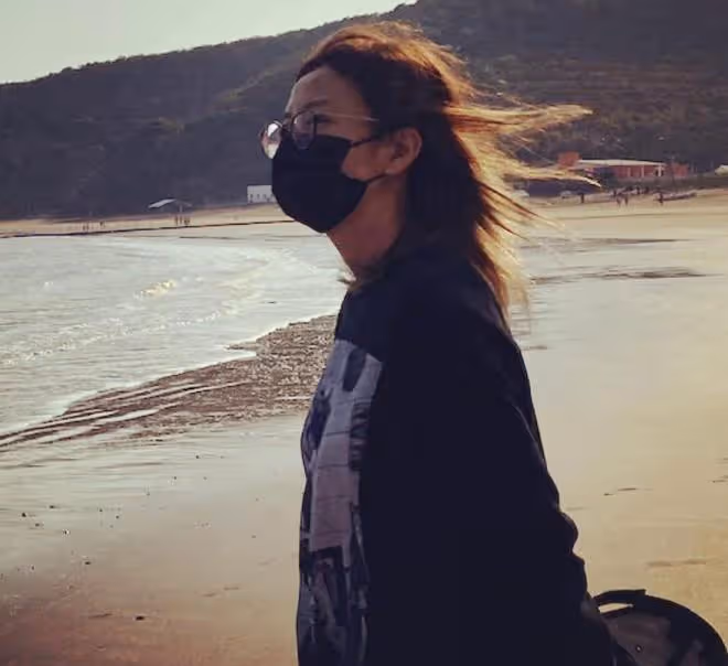 趙姓「小燕子」現身北京，疑似和王菲見面，發動態後又快速刪除