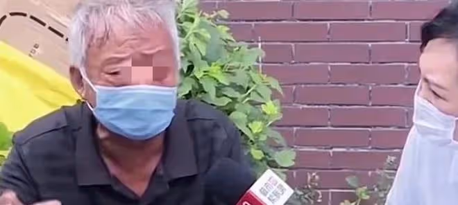 老頭拋妻棄子找新歡,30年後被拋棄無家可歸,老頭當時太痴迷了