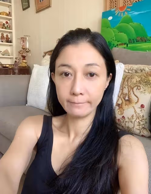 吳綺莉價值1500萬的豪宅雜草叢生,女兒離開後她無心打掃!