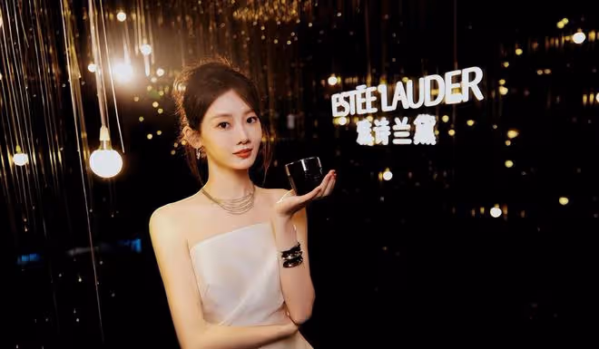 上海這一夜,白西裝大背頭的林更新,揭露了什麼才叫「矜貴儒雅」