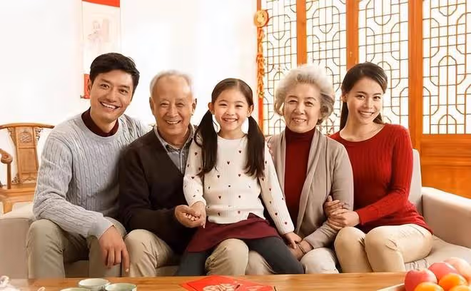 55歲阿姨相親一見鍾情,當晚同居,第二天起床還不知道對方名字!