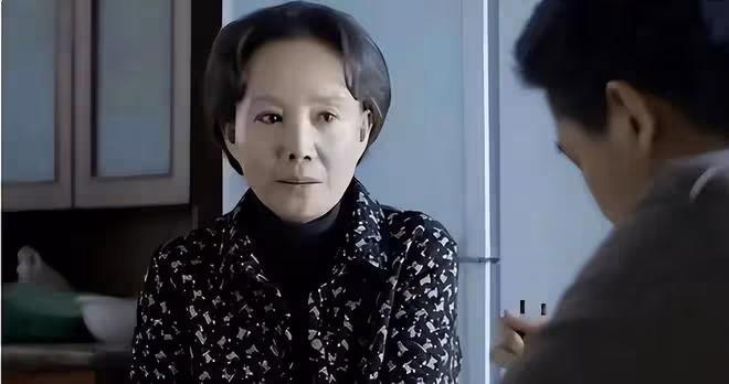 55歲阿姨相親一見鍾情,當晚同居,第二天起床還不知道對方名字!