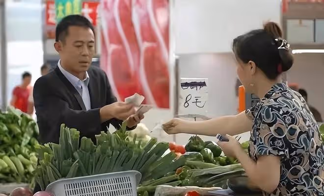 55歲阿姨相親一見鍾情,當晚同居,第二天起床還不知道對方名字!