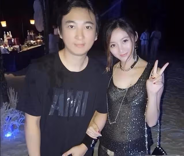 王思聰女友深夜曝分手原因,男方居然喜歡這麼玩,致女方暴瘦10斤