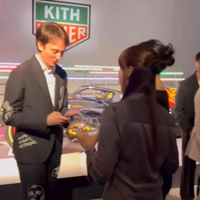 公開秀戀情？她和富二代甜蜜約會，一同出席活動，破分手傳聞