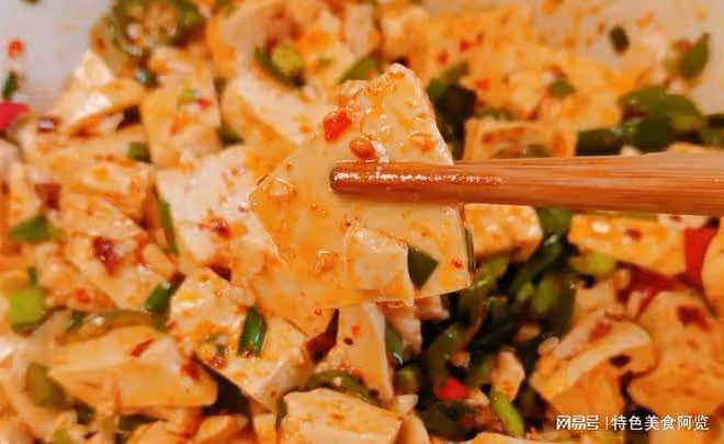 買1斤嫩豆腐,教你做涼拌風味的家常菜,嫩鮮下飯,風味嘎嘎好吃