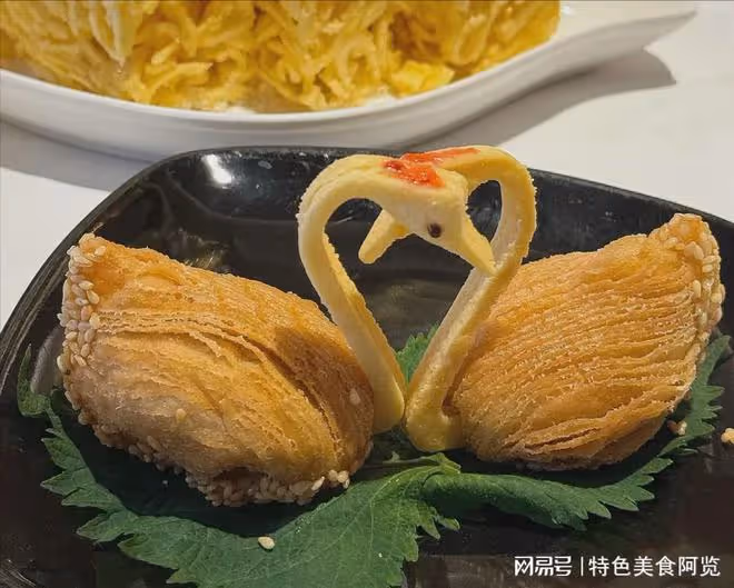 兩個北方人在廣州白天鵝吃早茶,結帳時差點付不起,吃霸王餐了。