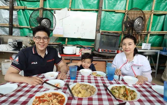 42歲郭晶晶「不節儉」了，她終於活成了真正的「豪門貴婦」