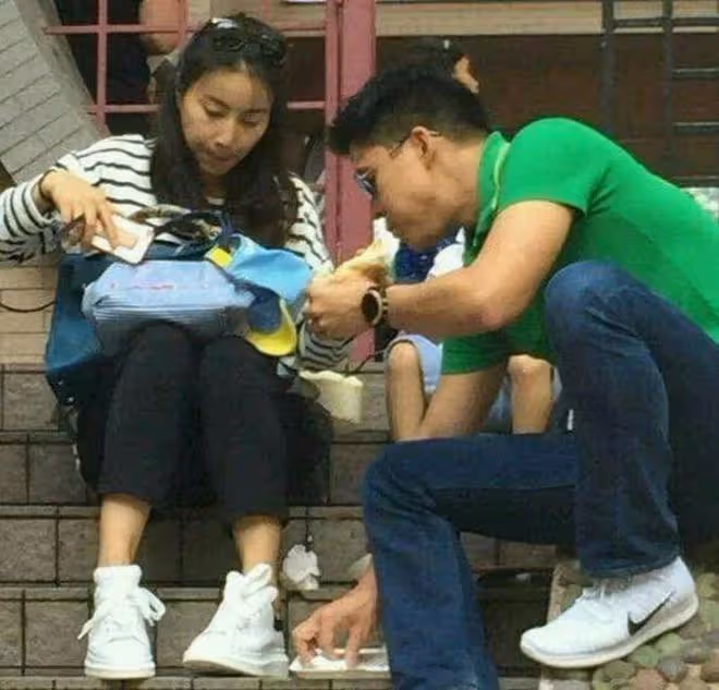 42歲郭晶晶「不節儉」了，她終於活成了真正的「豪門貴婦」