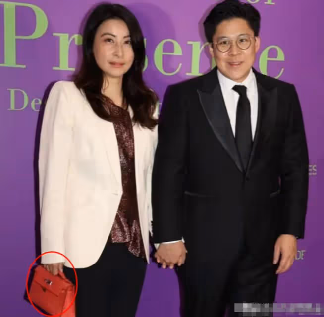 42歲郭晶晶「不節儉」了，她終於活成了真正的「豪門貴婦」