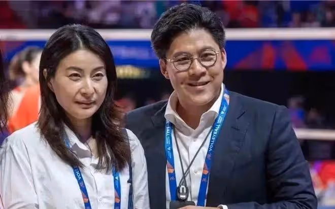 42歲郭晶晶「不節儉」了，她終於活成了真正的「豪門貴婦」