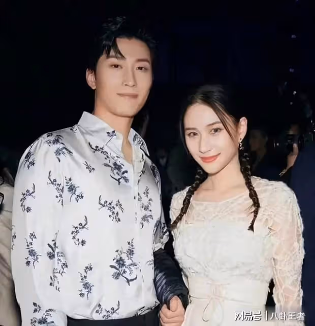何超蓮竇驍傳婚變後同框!肢體語言已無愛,沒領證男方一分撈不到