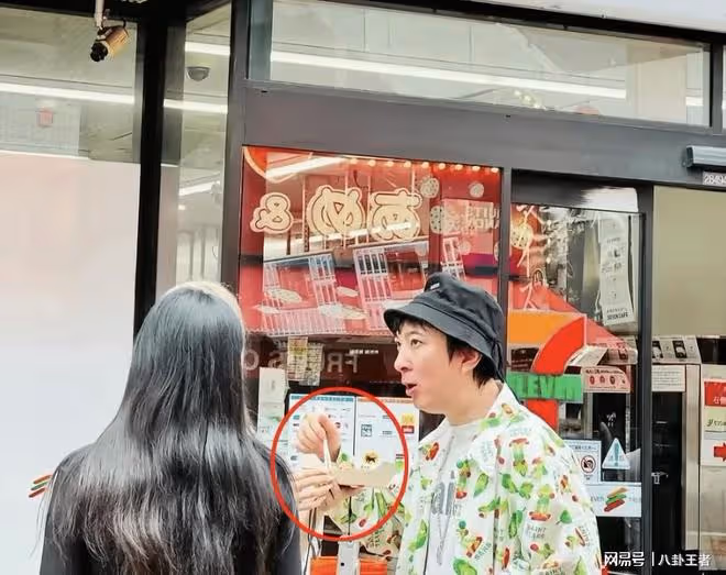 小羽官宣和王思聰分手,獲網友心疼!聊天記錄信息量太大細思極恐