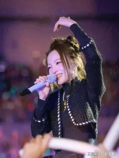 張韶涵疑似演唱會拉稀!演出後虛弱到無法行走,背後原因讓人心疼
