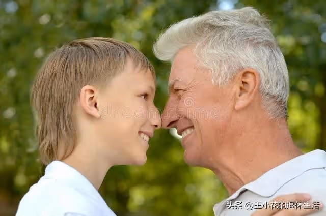 幾年不來往的孫子突然回來：我要用您的房結婚，您去養老院吧!