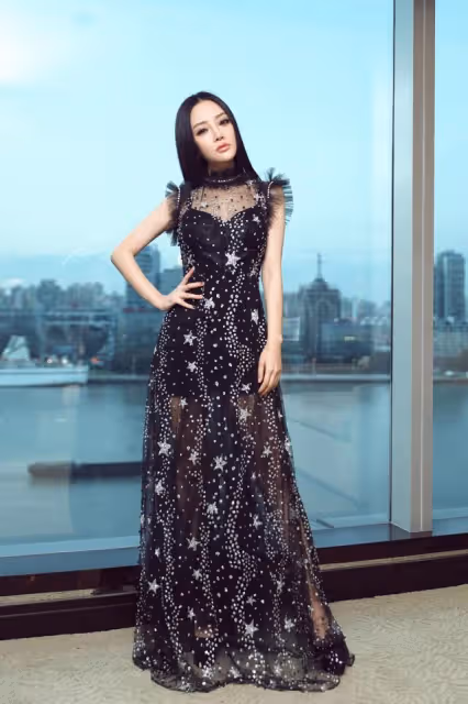 李小璐又曬甜馨同框照!眼神卻暴露存在感,是否好媽媽一目了然