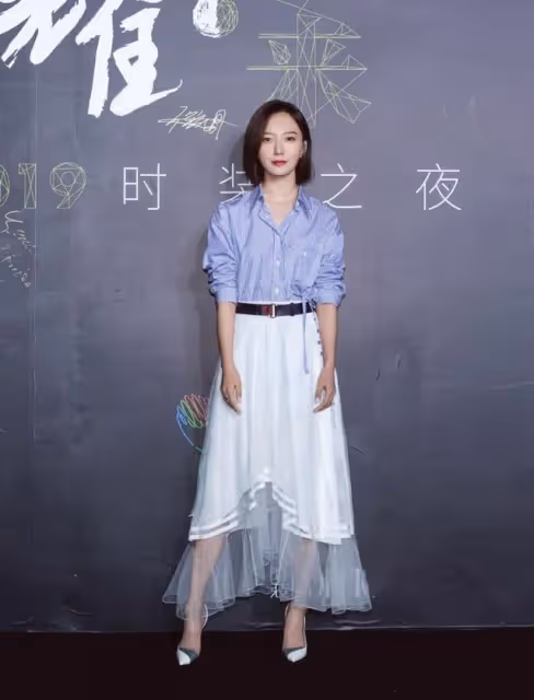 牛仔半身裙地位要動搖啦!今春流行薄紗半身裙,時髦百搭又仙氣
