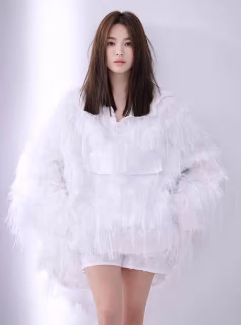 小白鞋早已落下神壇,2024超流行漁網鞋,楊冪和宋慧喬都搶著穿