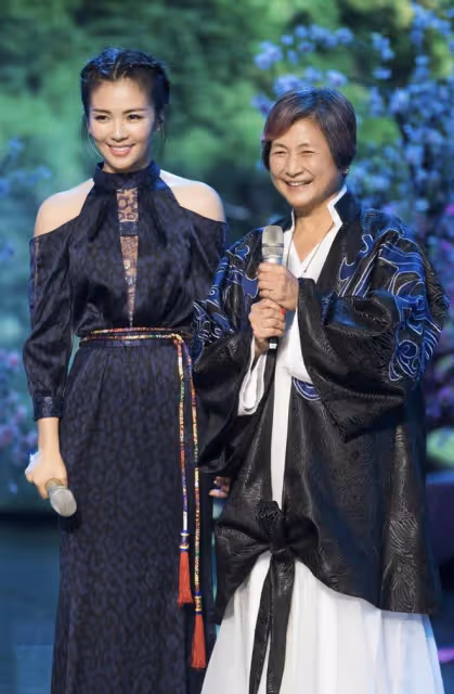 《花少老友記》劉濤哭著談及鄭佩佩，透露佩媽身體已經不太好了