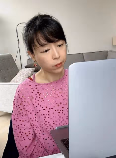 張靜初考研上岸，苦學致外貌大變，星光褪去，學術氣息撲面來
