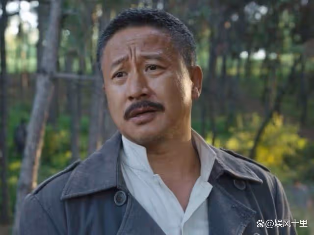 《哈爾濱1944》內鬼就藏在卓文身邊，看似不起眼，卻在扮豬吃老虎